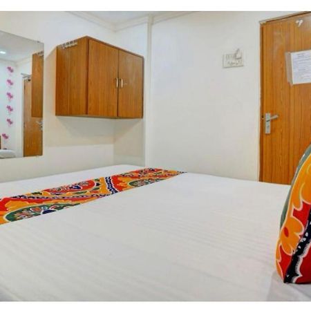 Hotel Super Мумбай Екстериор снимка