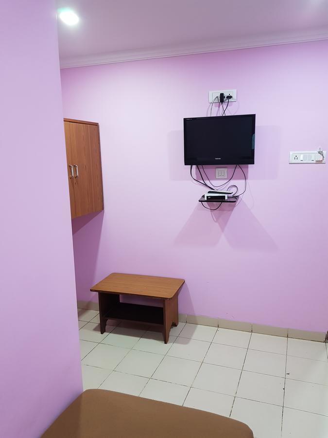 Hotel Super Мумбай Екстериор снимка